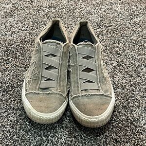 Blowfish sneakers size 10 light gray color